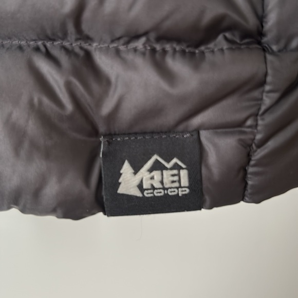 REI Boys Down Vest Grey EUC Size 10 -12 Kids Youth Unisex - Picture 12 of 13